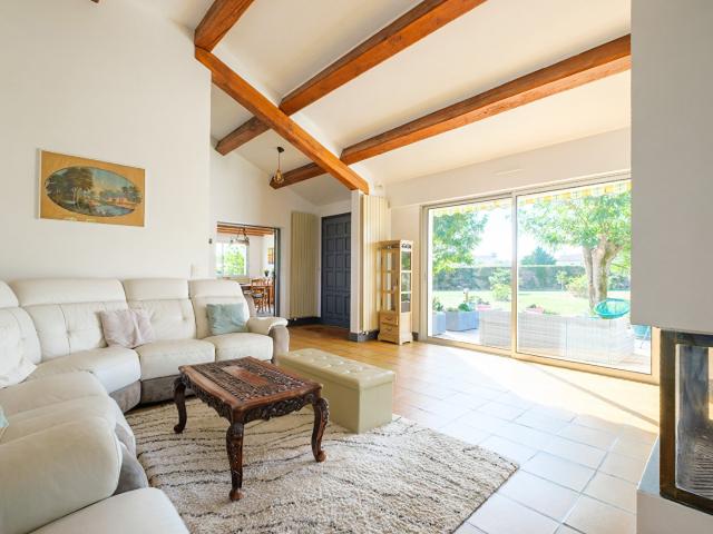 Maison d'architecte au coeur d'un parc paysagé et son étang. 243m² Sauzé Vaussais