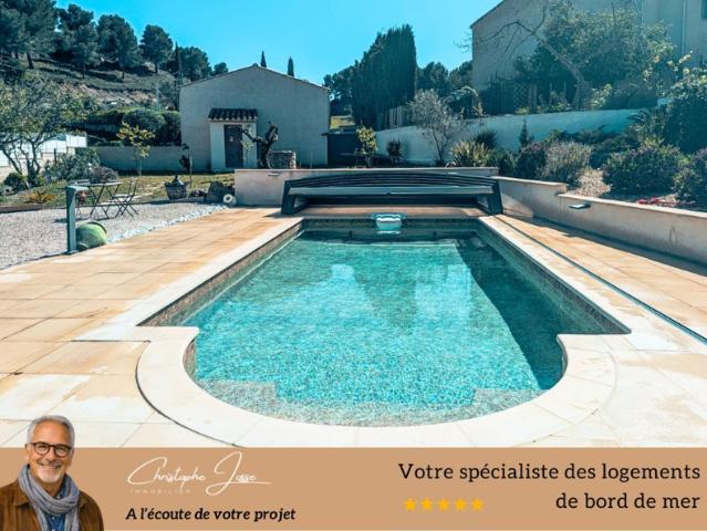 Maison d'architecte au charme provençal avec piscine, double garage