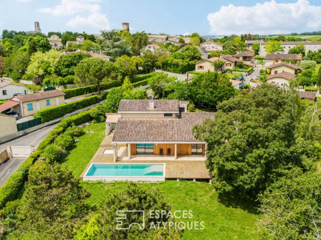 Maison d'architecte avec piscine et panorama sur la chaîne d. 194m² Lectoure