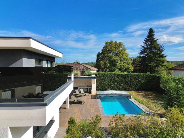 Maison d'architecte Besancon 7 pièce s 242 m2