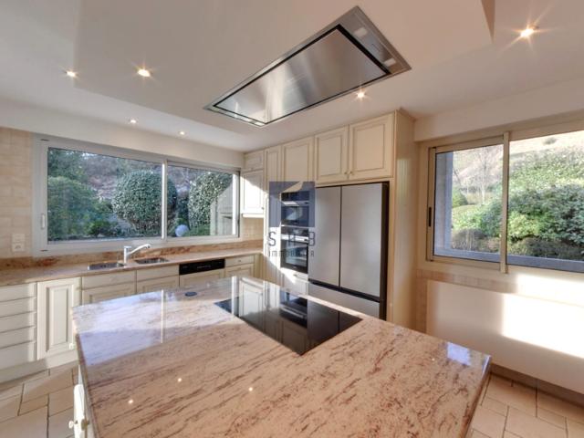 Maison d'architecte d'exception 328 m2 avec piscine et parc