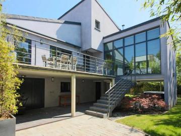 Maison d'architecte de 143 m² à proximité immédiate des bords de Marne