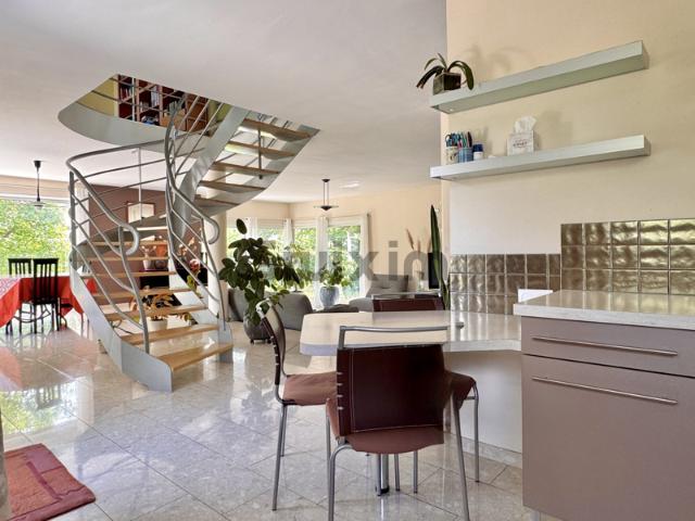 Maison d'architecte de 164 m2 habitables sur 850 m2 de terra