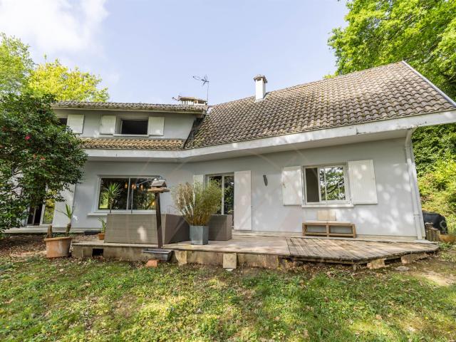 Maison d'architecte de 230m2 dans un cadre bucolique 230m² Aire sur l'Adour