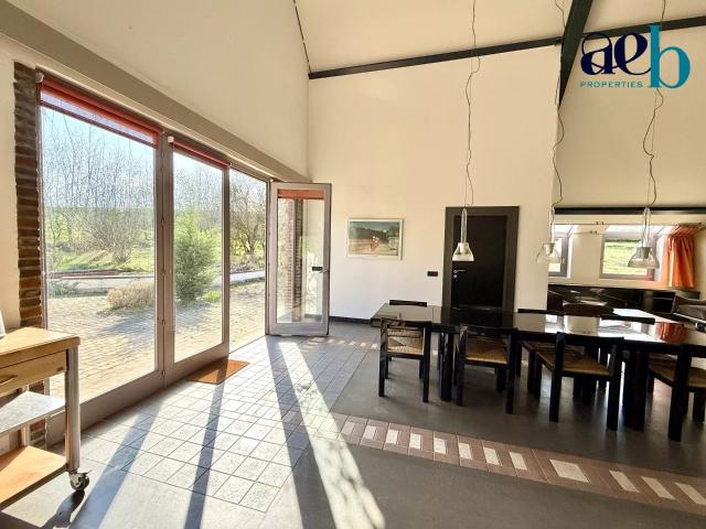 Maison d'Architecte de plain pied / 7P 242m²
