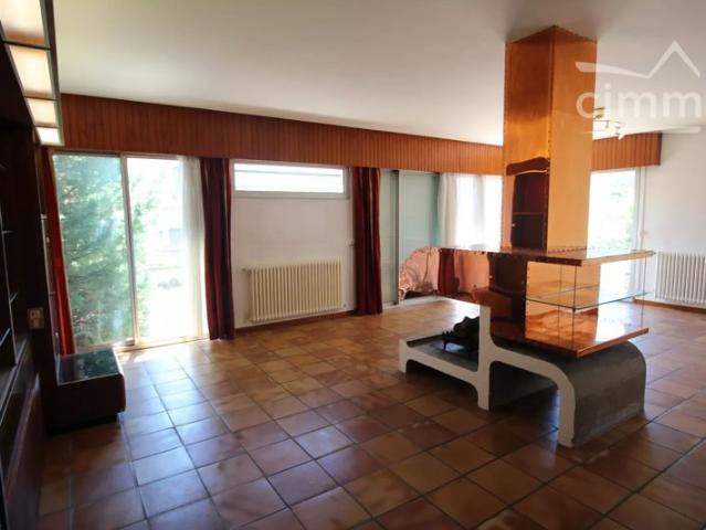 Maison d'architecte de plain pied – Vue montagnes & fort potentiel d’aménagement