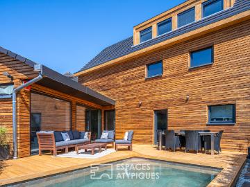 Maison d'architecte et sa piscine