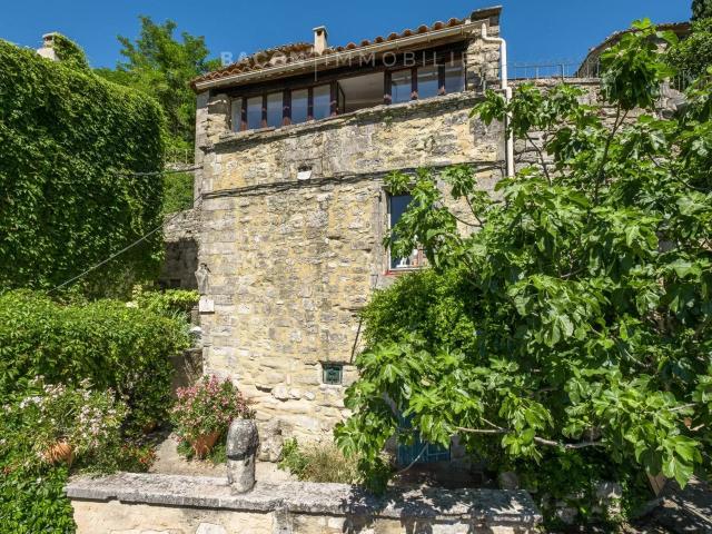 Maison d'artiste avec vue panoramique 81m² Lacoste