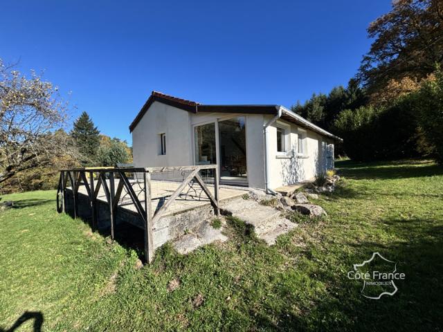 Maison d'été très charmante avec plus de 5 hectares du terra