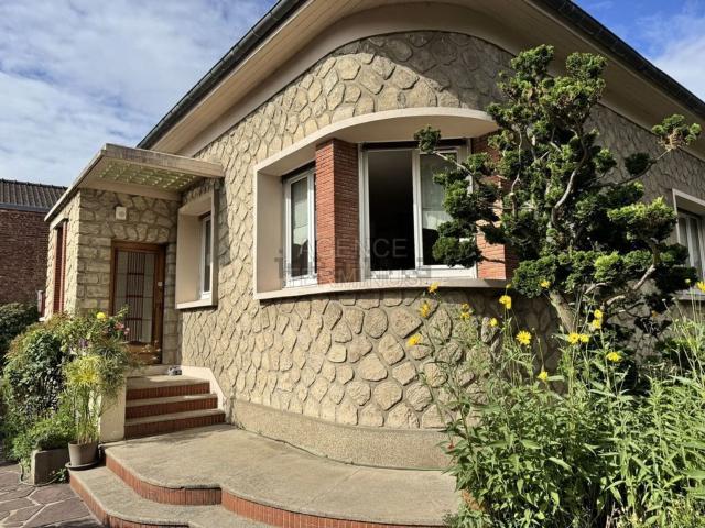 Maison, Deuil la Barre