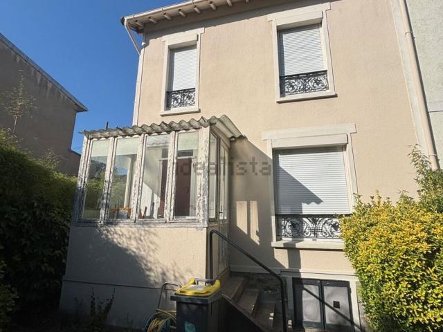 Maison, Deuil la Barre