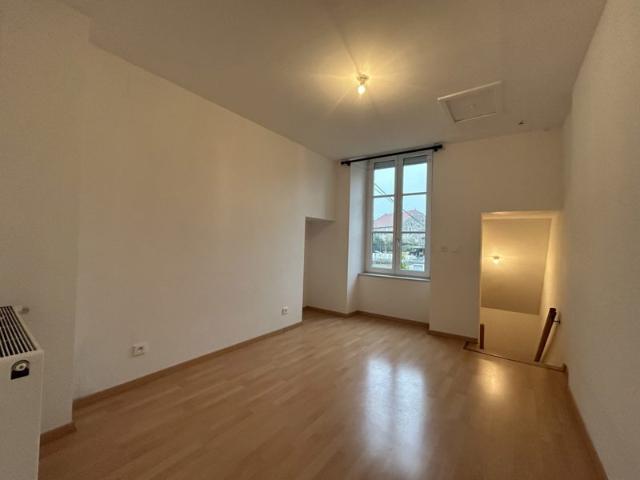 Champlitte – Maison rénovée avec garage – Rentabilité 10