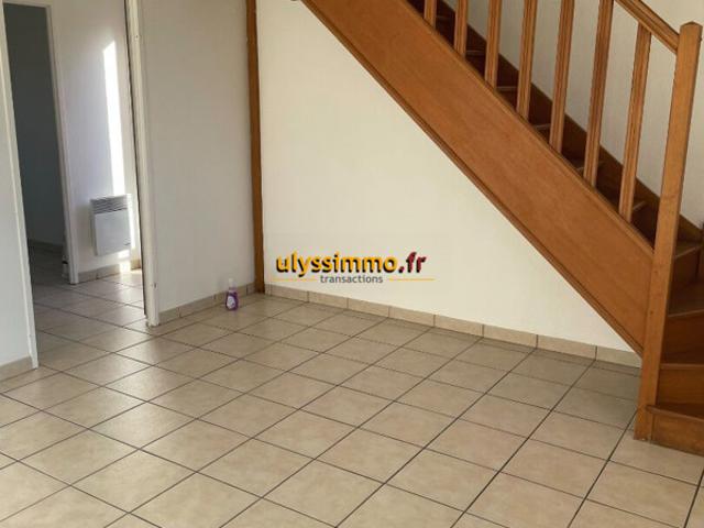 MAISON DEUX CHAMBRES AVEC GARAGE