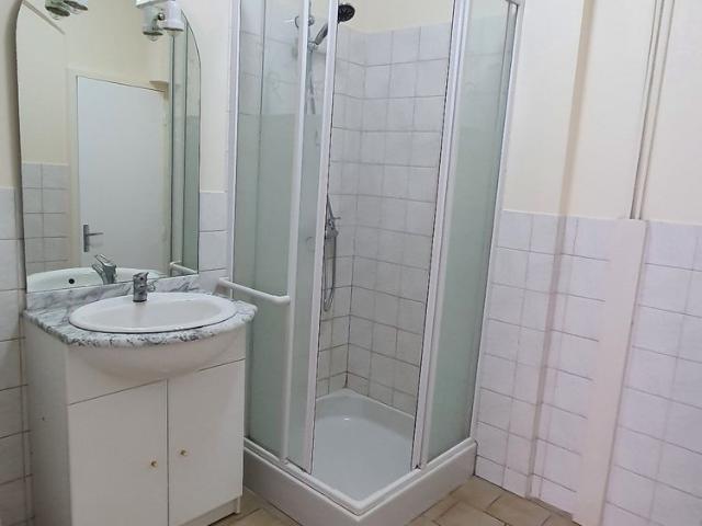 Maison deux chambres bourg de Cormes