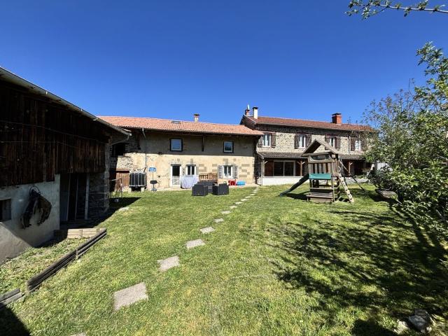 Maison, Deux Grosnes