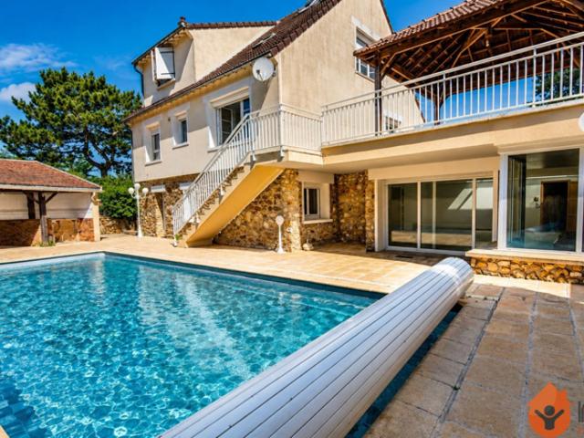 Maison d'exception 295 m² 9 pièces à Nanteuil lès Meau