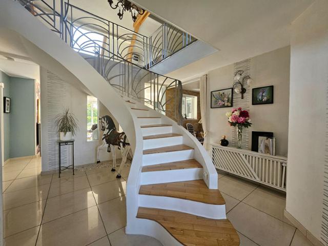 Maison d'exception à Vendre à Rivery Un Écrin de Prestige de 200 m²
