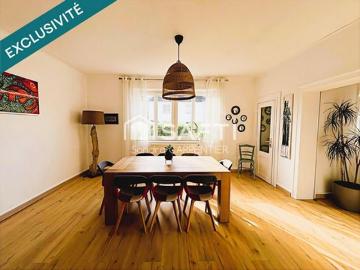 Maison d'exception avec piscine chauffée, idéalement située au cœur d'Illkich