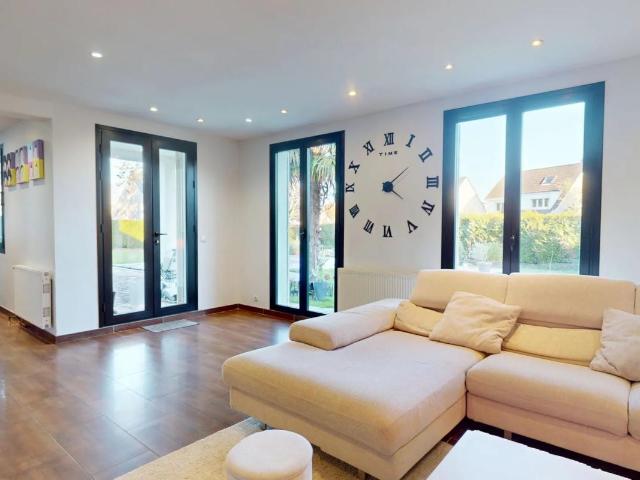 Maison d'exception avec piscine aux Loges en Josas | Futur Transactions