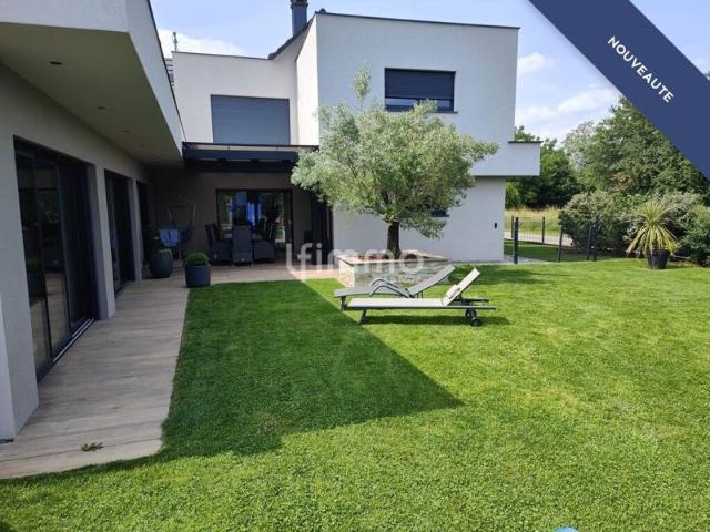 Maison d'Exception de 187m2 avec Piscine intérieure