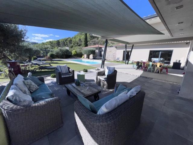MAISON D'EXCEPTION SOLLIES TOUCAS
