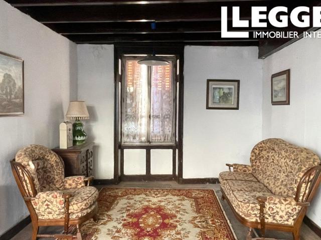 Maison de 3 chambres à finir de rénover au cœur de la campagne. Idéale comme maison de vacances.he