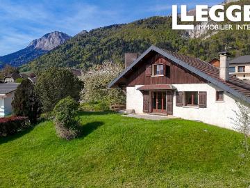 Maison de 3 chambres à Lathuile, près du lac d'Annecy, avec vue panoramique sur les montagnes et garage