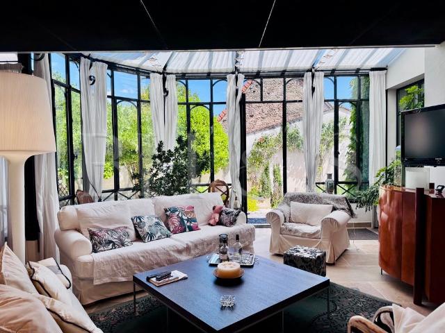 Maison de 3 chambres de luxe en vente à Beaune, France