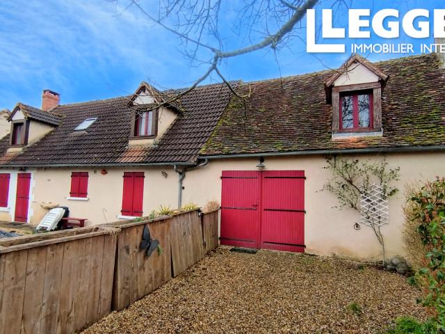 Maison de 5 chambres, garage avec appartement d'une chambre, gite d'une chambre, piscine, deux grandes grang
