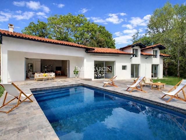 Maison de luxe de 8 pièces en vente à Ascain, Nouvelle Aquitaine