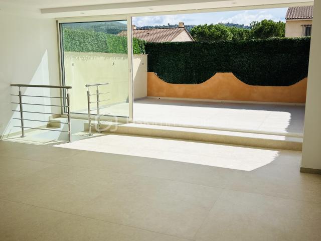 Maison de 104 m² à Carros
