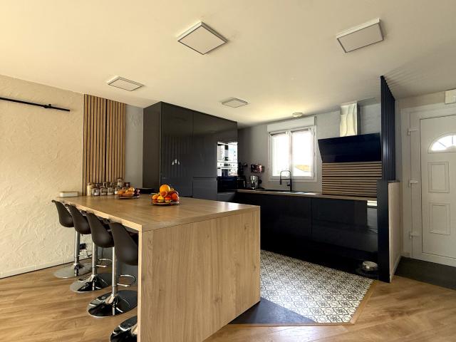 Maison de 108 m2, avec piscine à Marçay