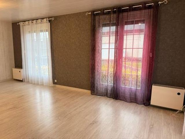 Maison de 108 m2, 4 ch, sous sol sur terrain de 671 m2