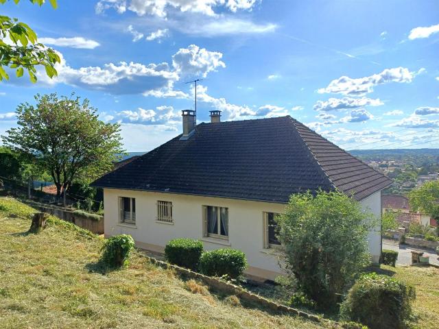 Maison de 100 m2 avec garage et vue dégagée 100m² Villefranche de Rouergue