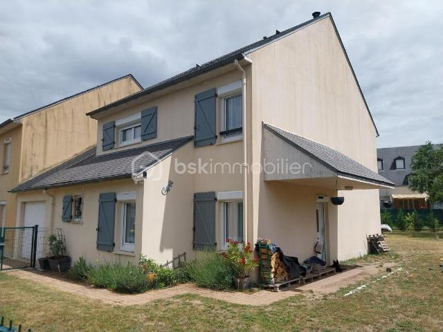 Maison de 101 m2 avec 4 chambres Terrain de 527 m2 à Sully sur Loire