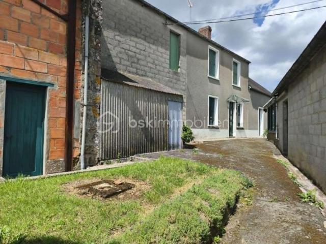 Maison de 103 m2 LIGNIERES ORGERES DEPENDANCES ET GARAGE