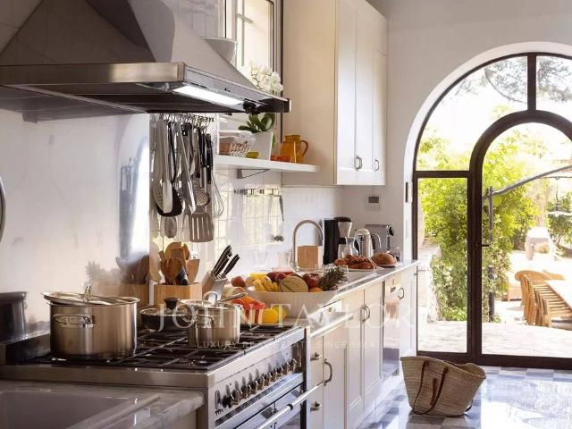 Maison de 10 pièces de luxe en location à Vence, Provence Alpes Côte d'Azur