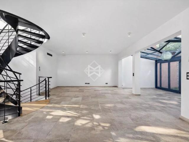 Maison de 10 pièces de luxe en location à Montparnasse, Alésia, Montsouris, Paris, Île de France