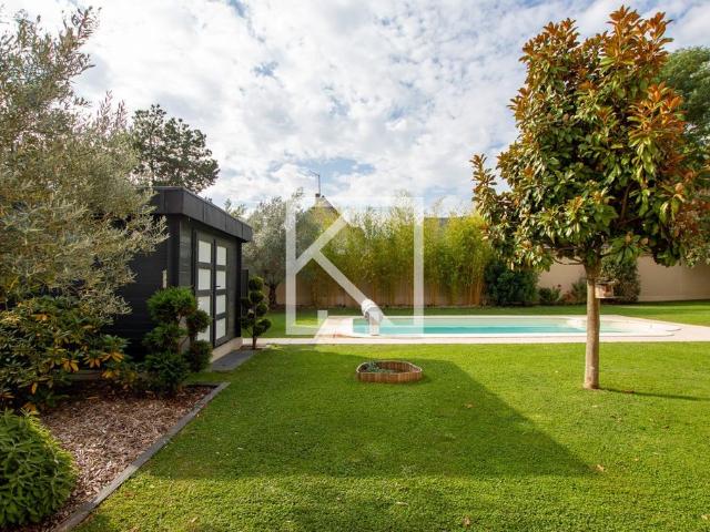 Maison de 10 pièces de luxe en vente à Villevêque, France