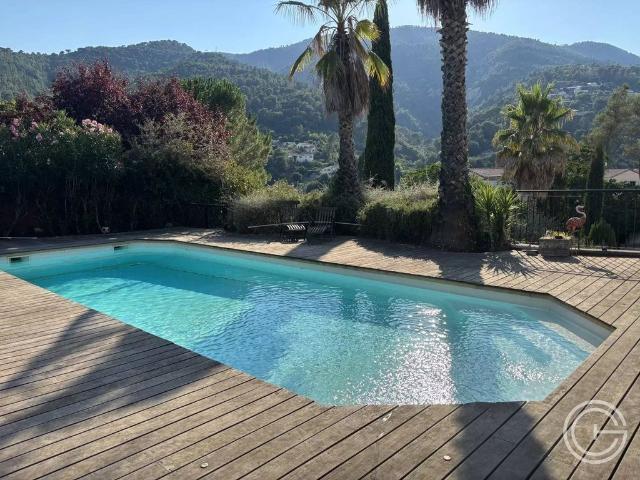 Maison de 10 pièces de luxe en vente à Contes, Provence Alpes Côte d'Azur
