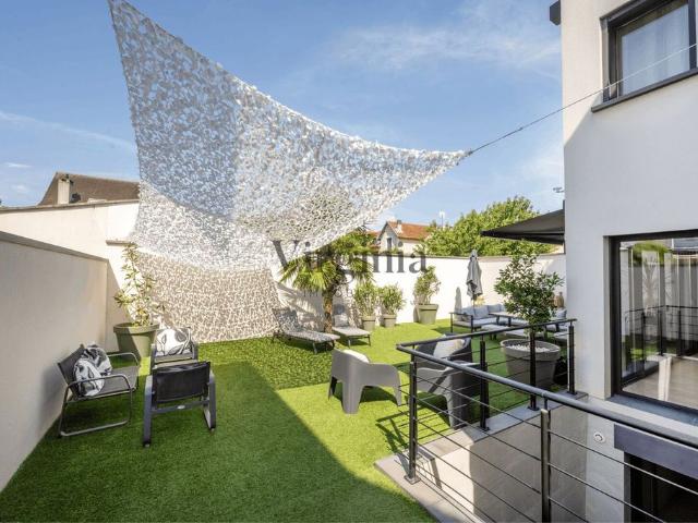 Maison de 10 pièces de luxe en vente à Maisons Alfort, Île de France