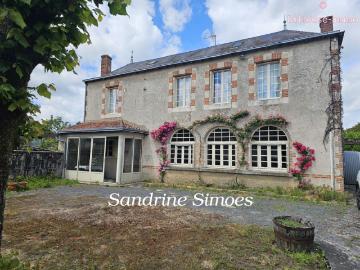 Maison de 116m2 4 Pièces Terrain 904 m2 avec dépendance