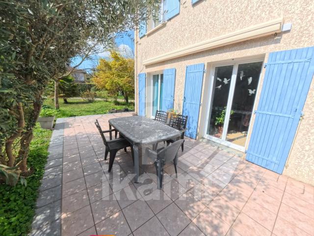 Maison de 117 m2 avec terrasse et garage à Saint Nazaire en. 117m² Saint Nazaire en Royans