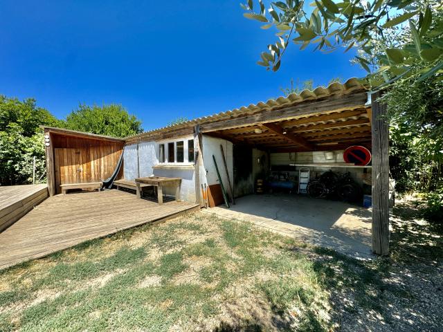Maison de 110 m2 avec piscine, atelier 50m2, carport 20 m2 et terrain de 1 150 m2