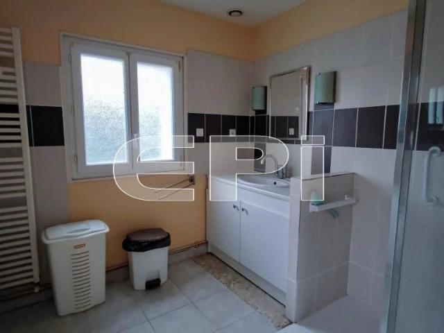 Maison de 110 m² à Chalais, avec de nombreuses dépendances 110m² Chalais