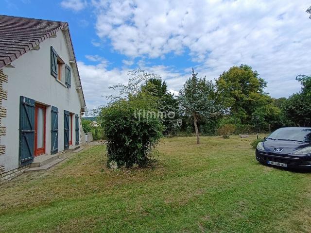 Maison de 112 m² sur terrain arboré de 1 096 m²