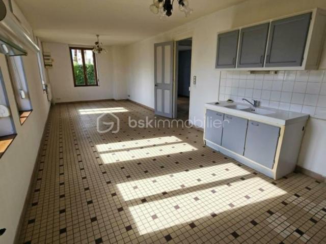 Maison de 113 m2 avec terrain de 700m2 et garages