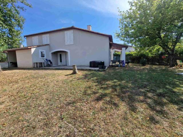 Maison de 124m2 avec 4 chambres, 2 salles d'eau et 2 WC