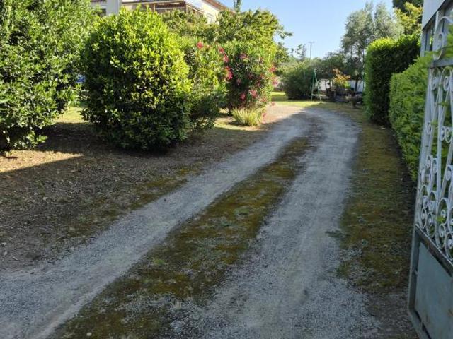 Maison de 128 m2 avec deux niveaux, garage et cave, sur terr