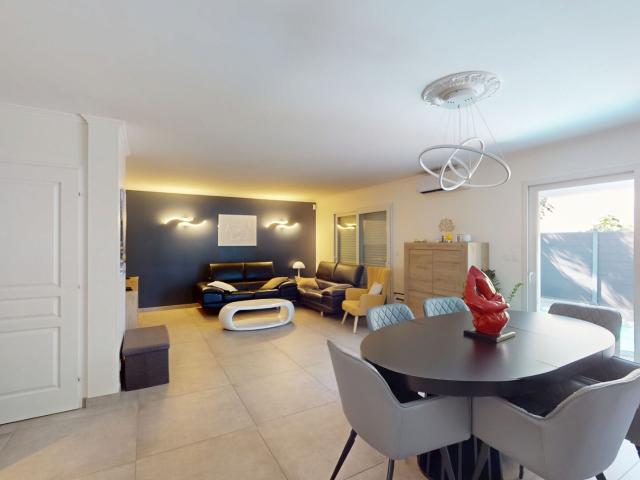 Maison de 120 m2 avec piscine rare à la vente dans un secteur très recherché